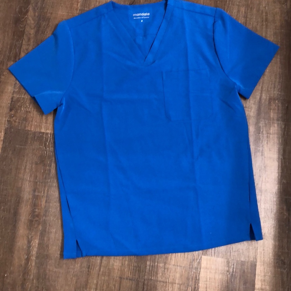 Mandala scrub top. NWOT. Size M